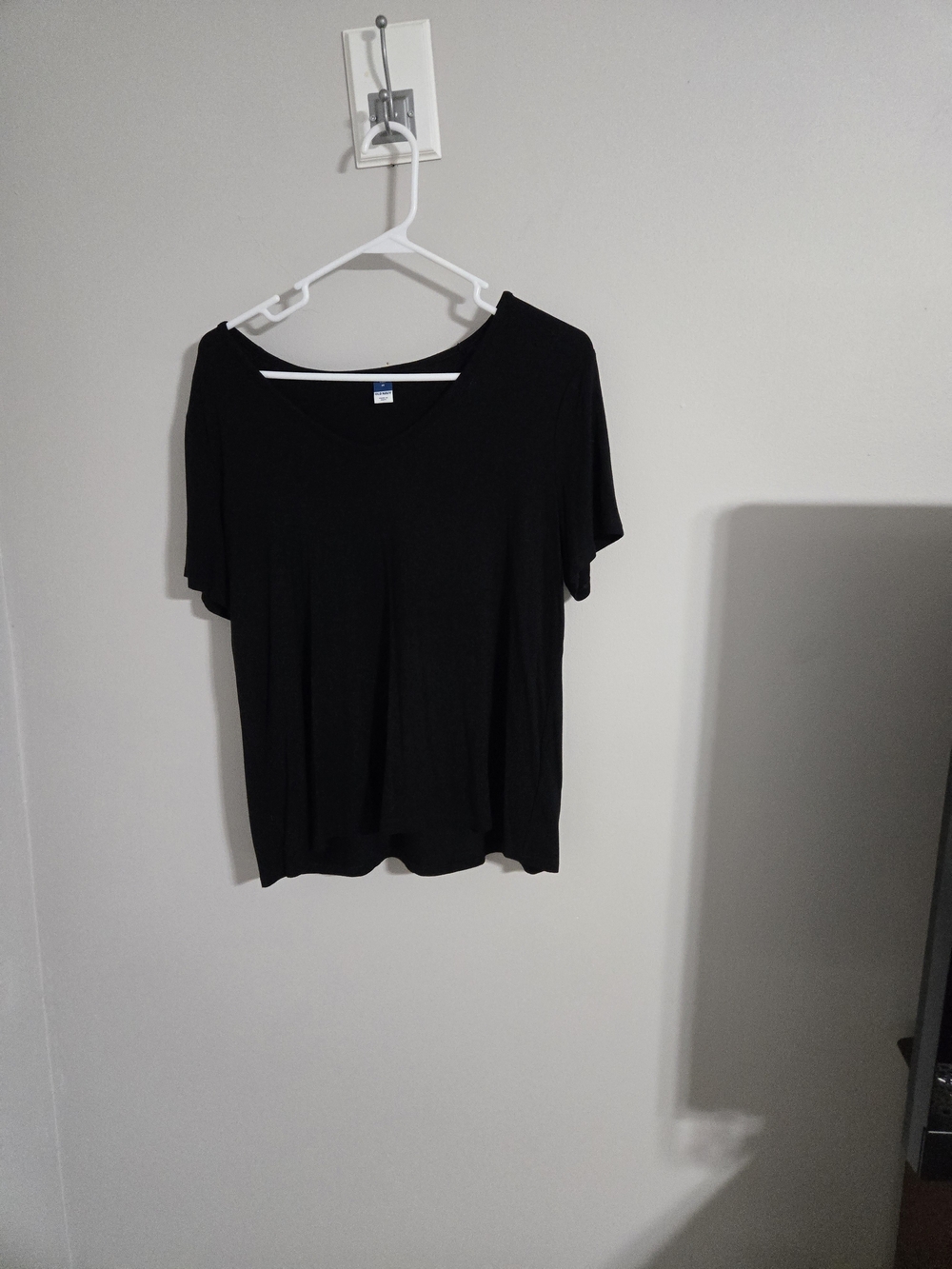 Old Navy Black V-Neck Short Sleeve Tee